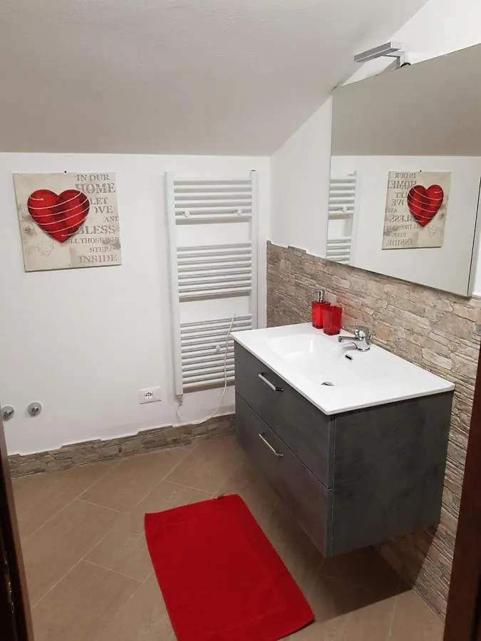 شقة Il Panorama مونتيسكودايو 0*,  إيطاليا